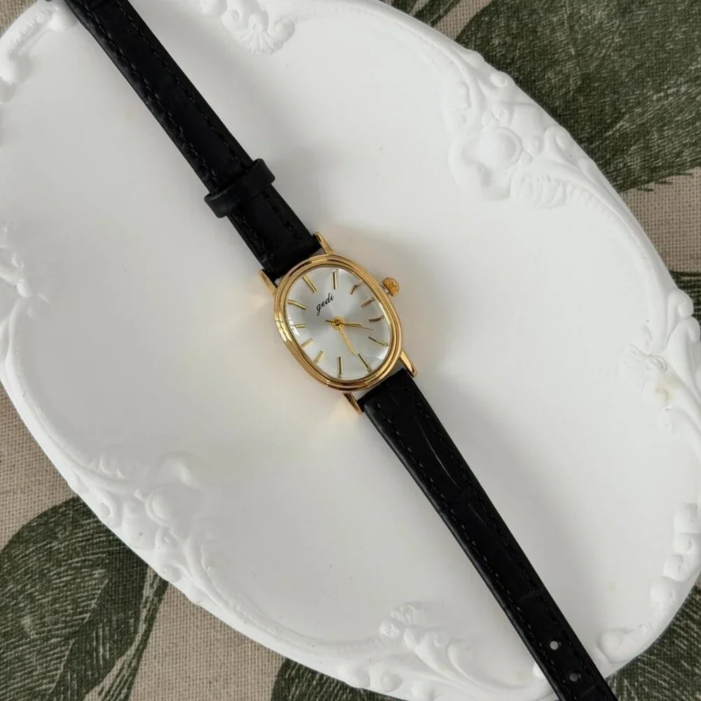 SKU:0483 vintage vibe retro mini watch gold/black leather strap‎ + in a gift bag